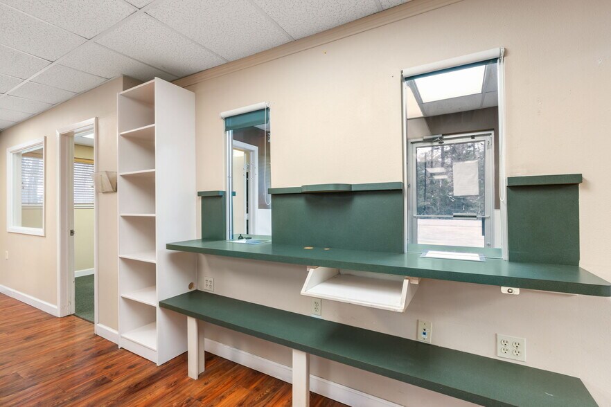 More Photos Of 2200 Sciaaca Rd, Spring Office For Sale