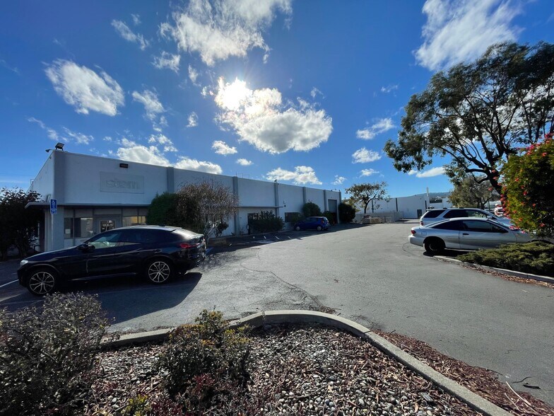 More Photos Of 865 Hinckley Rd, Burlingame Warehouse For Lease