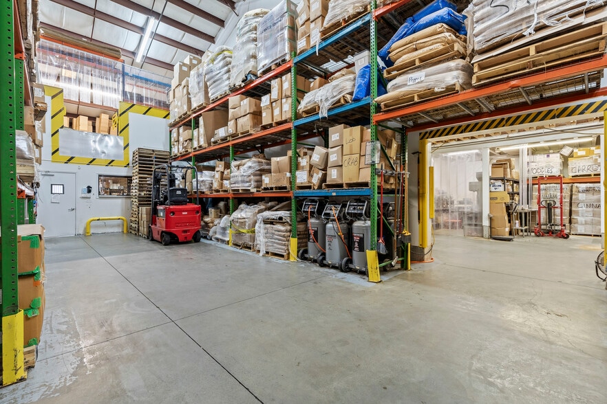 More Photos Of 3653 Regent Blvd, Jacksonville Warehouse For Sale