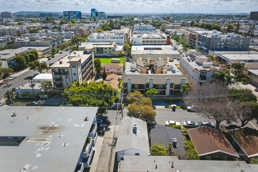 More Photos Of 11565 Iowa Ave, Los Angeles Apartments For Sale