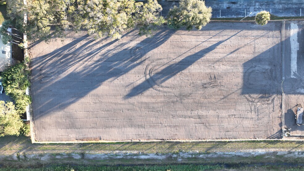 More Photos Of 1625 Starkey Rd, Largo Warehouse For Lease