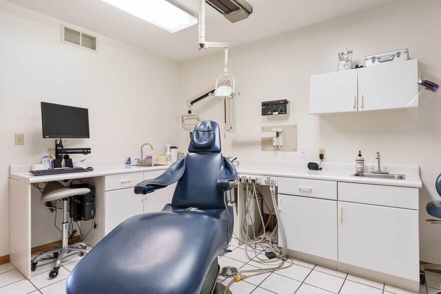 More Photos Of 7550 Rote Rd, Rockford Medical For Sale