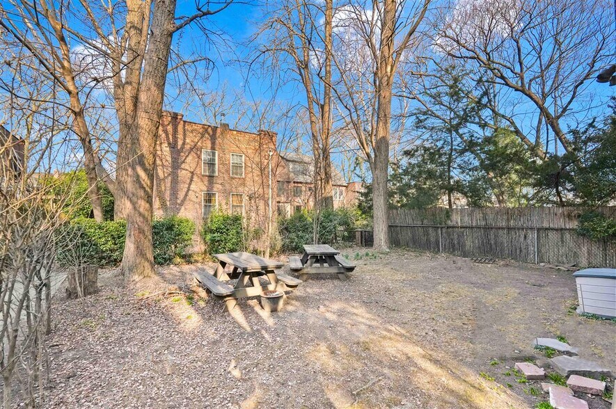 More Photos Of 3930 45th St, Sunnyside Apartments For Sale