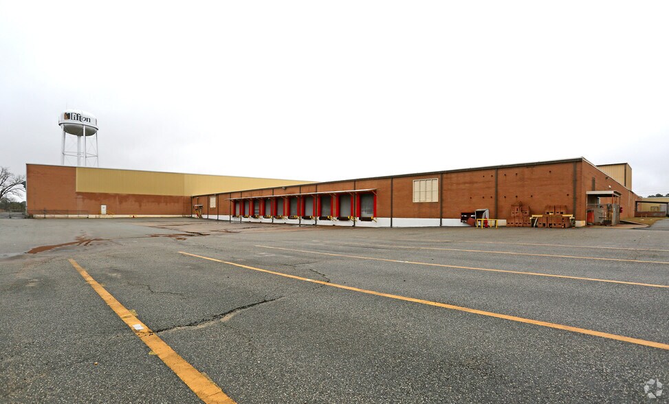 More Photos Of 210 Southwell Blvd, Tifton Warehouse For Lease