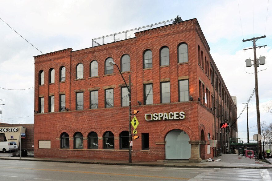 More Photos Of 2900 Detroit Ave, Cleveland Office For Lease