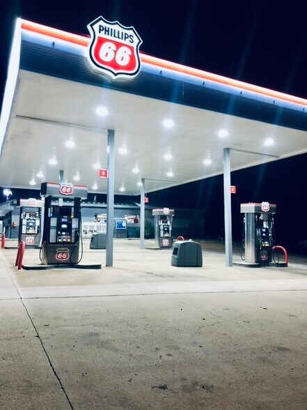 More Photos Of 1927 Highway 62 W, Berryville Convenience Store For Sale