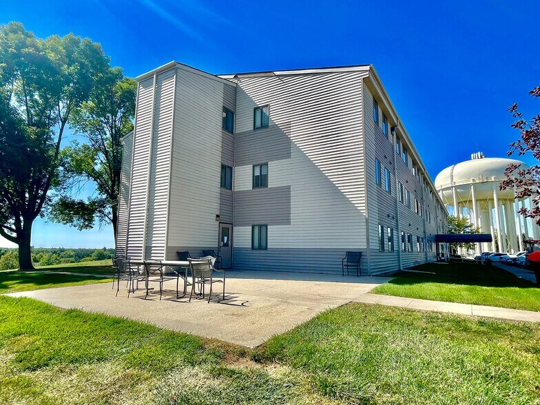 More Photos Of 5300 Stone Ave, Sioux City Apartments For Sale