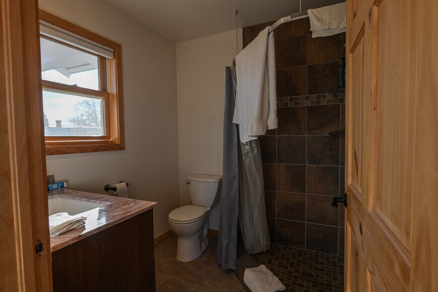 More Photos Of 322 N Main St, Gunnison Office Residential For Sale