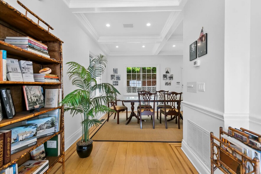 More Photos Of 656 Harbor Rd, Southport Office For Lease