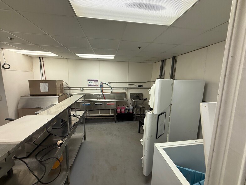 More Photos Of 11186 AL Highway 51, Opelika Storefront For Sale