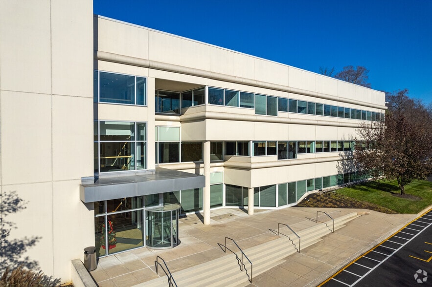 More Photos Of 501 Carr Rd, Wilmington Unknown For Lease