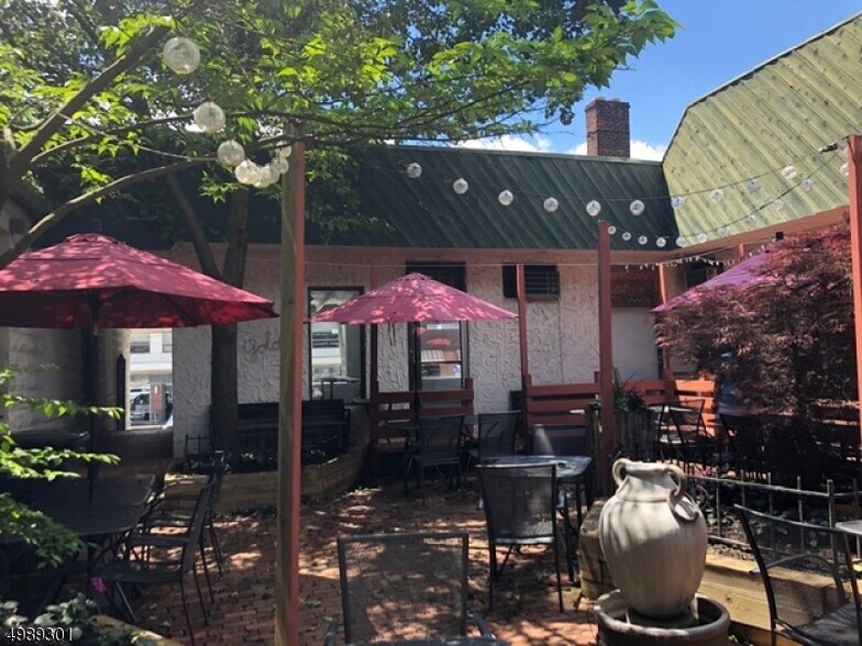 More Photos Of 594 Valley Rd, Montclair Storefront Retail Office For Lease