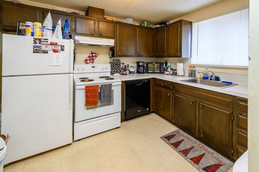 More Photos Of 2125 SW Xero Ln, Redmond Apartments For Sale