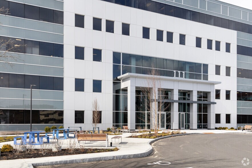 More Photos Of 111 Speen St, Framingham Office For Lease