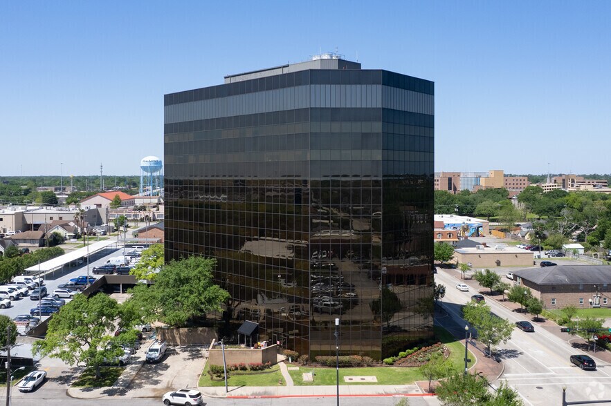 Primary Photo Of 2615 Calder Ave, Beaumont Office For Lease