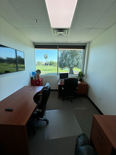 More Photos Of 575 W Chandler Blvd, Chandler Medical For Sale