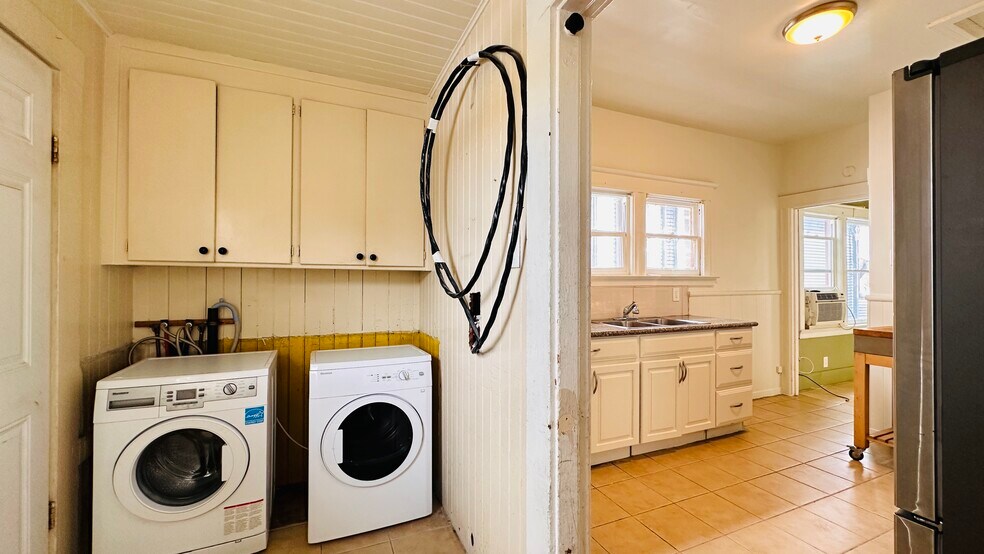 More Photos Of 1439 38th Ave, Oakland Multifamily For Sale