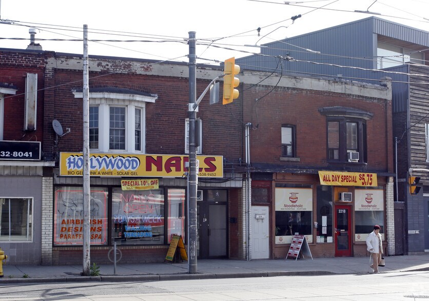 More Photos Of 2210 Dundas St W, Toronto General Retail For Lease