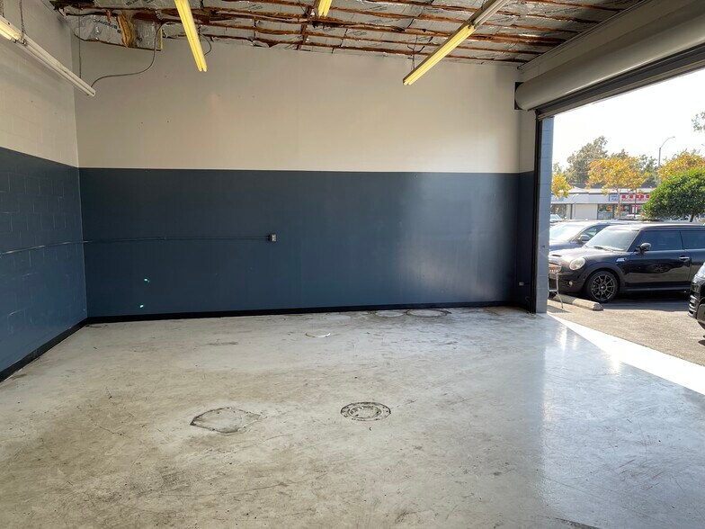 More Photos Of 2621 Pico Blvd, Santa Monica Storefront Retail Office For Lease