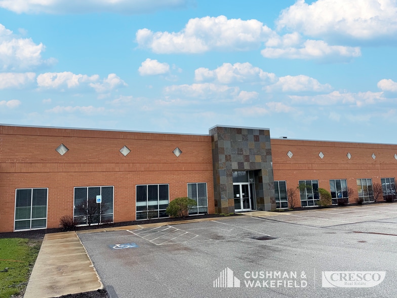 More Photos Of 31500 Bainbridge Rd, Solon Office For Lease