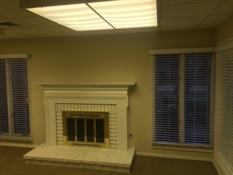 More Photos Of 4 The Pines Ct, Saint Louis Office Residential For Sale