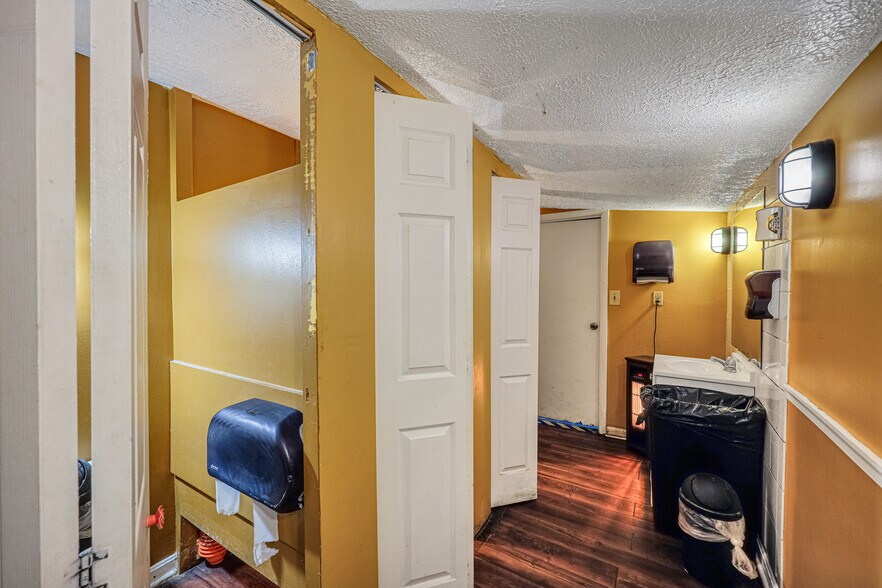 More Photos Of 7100 Sollers Point Rd, Baltimore Restaurant For Sale