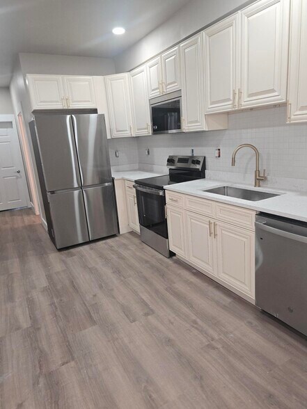 More Photos Of 2122 N Pine St, Wilmington Apartments For Sale