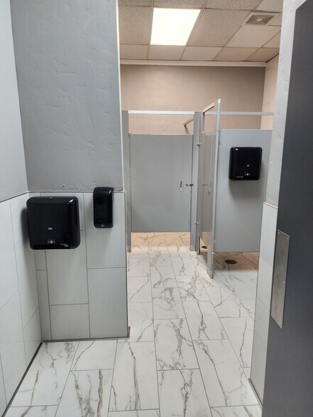 More Photos Of 142-144 N K St, Tulare Restaurant For Sale