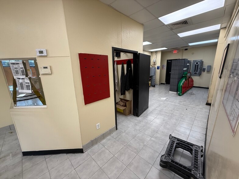 More Photos Of 209 S Cocoa Blvd, Cocoa Fast Food For Lease