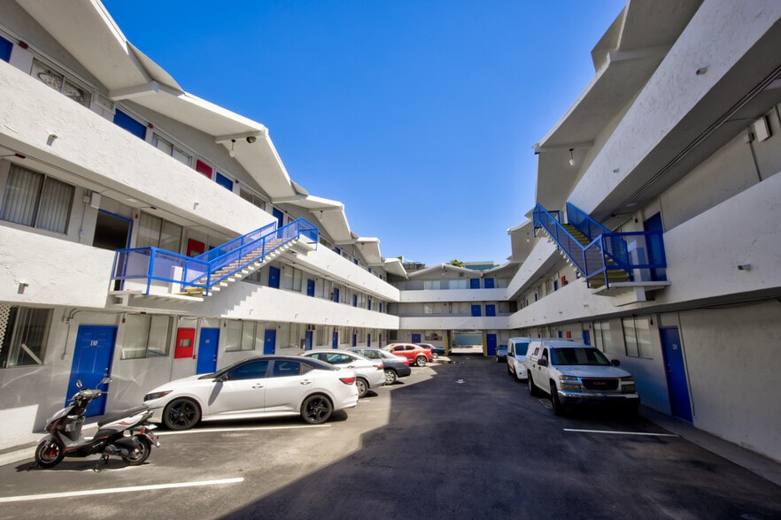 More Photos Of 200 S 8th St, Las Vegas Apartments For Sale