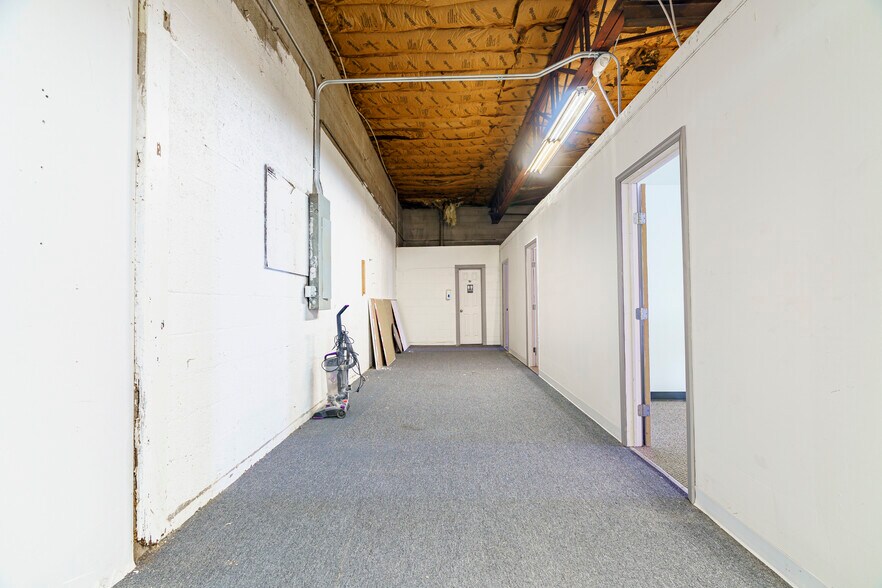 More Photos Of 306 N Choctaw Ave, El Reno Manufacturing For Sale