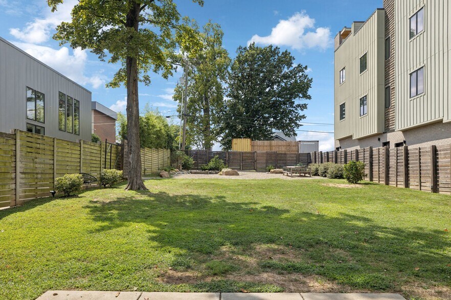 More Photos Of 2517 White Ave, Nashville Office Residential For Sale