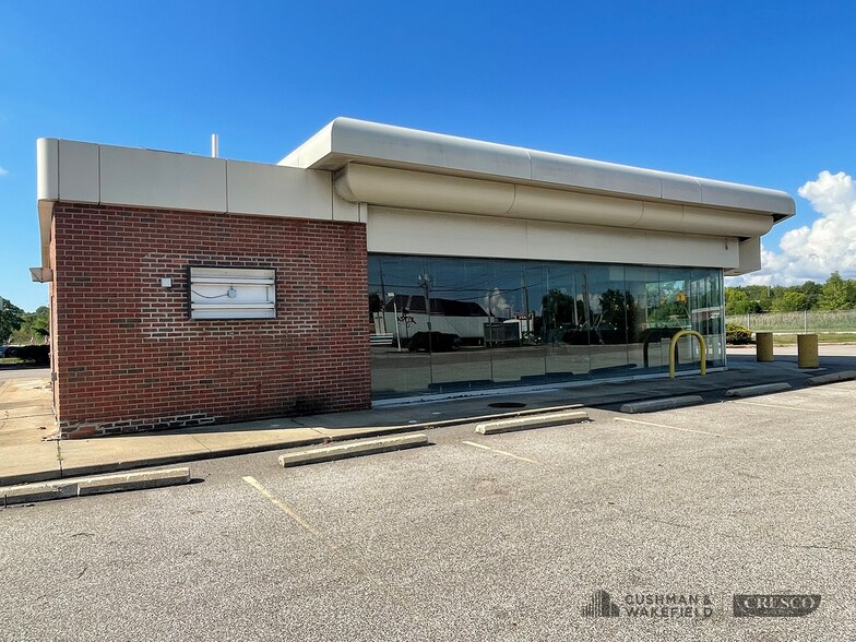 More Photos Of 316 E Highland Rd, Macedonia General Retail For Lease