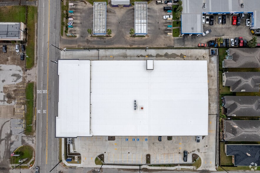 More Photos Of 6615 Stewart Rd, Galveston Self Storage For Lease