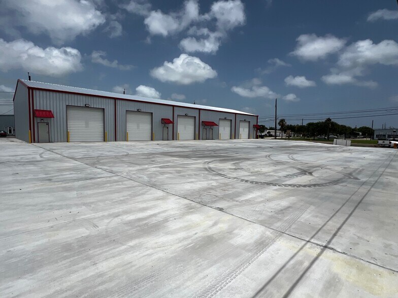 More Photos Of 810 Nas Dr, Corpus Christi Industrial For Lease