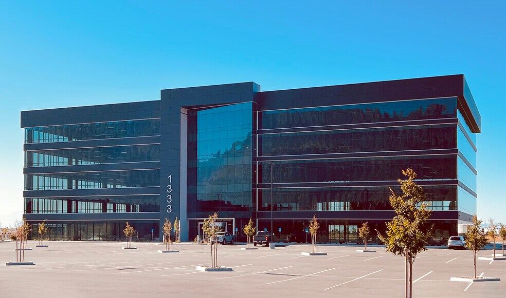 More Photos Of 1333 S Valley Grove Way, Pleasant Grove Office For Lease