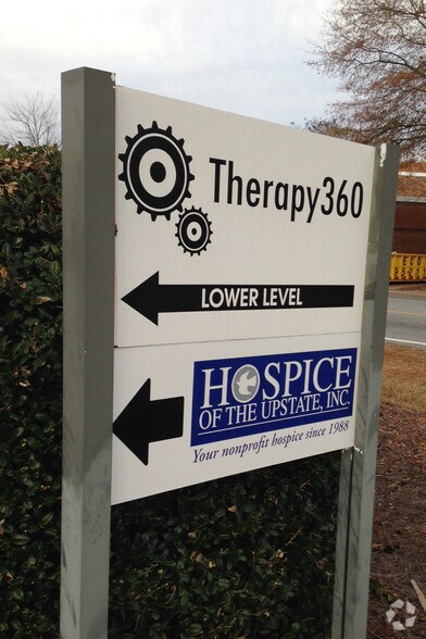 More Photos Of 109 Fleetwood Dr, Easley Office For Lease