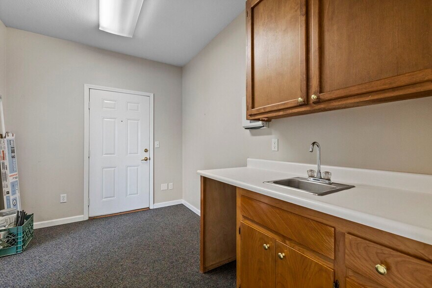 More Photos Of 13951 Mono Way, Sonora Office For Lease