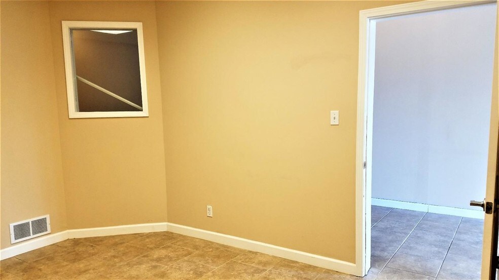 More Photos Of 900 Parker Pl, Schererville Office For Sale