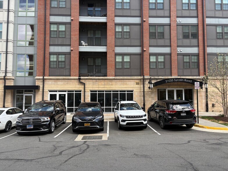 Primary Photo Of 42775 Generation Dr, Ashburn Apartments For Lease