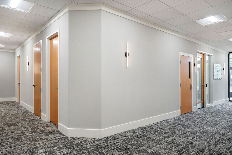 More Photos Of 1 Greenwich St, Stewartsville Medical For Lease
