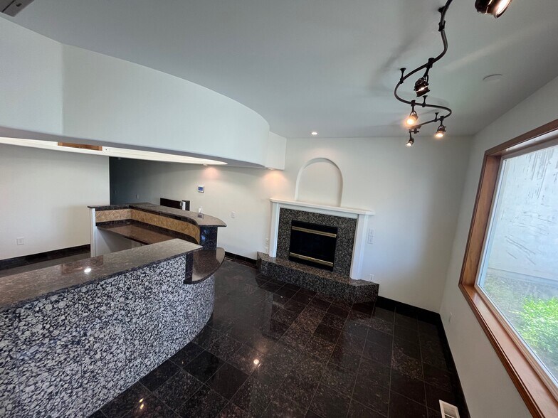 More Photos Of 1715 W Kennewick Ave, Kennewick Medical For Sale