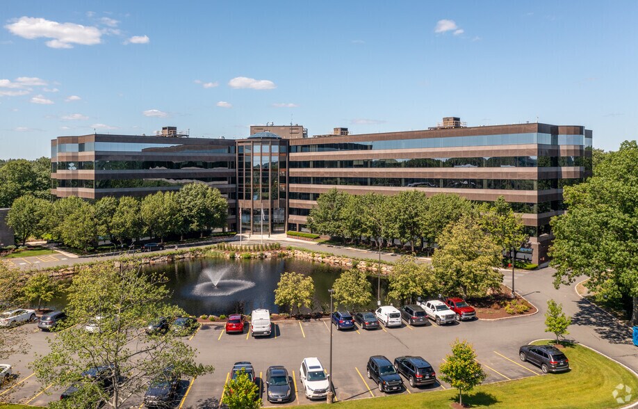 More Photos Of 101 Edgewater Dr, Wakefield Unknown For Lease