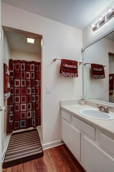 More Photos Of 126 Walton Ferry Rd, Hendersonville Apartments For Sale