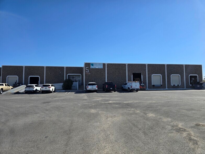 More Photos Of 1220 Barranca Dr, El Paso Light Distribution For Lease