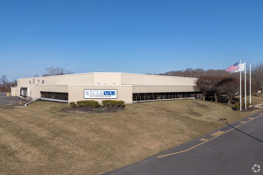 More Photos Of 600 Airport Rd, Fall River Manufacturing For Lease