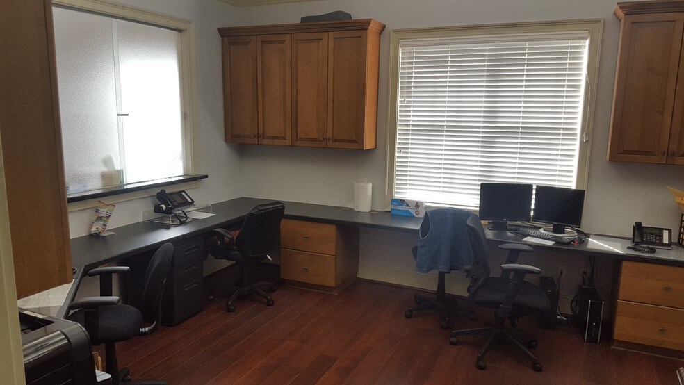 More Photos Of 5755 North Point Pky, Alpharetta Office For Sale