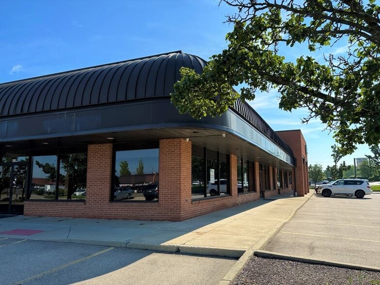 More Photos Of 199 E Alex Bell Rd, Centerville Freestanding For Lease