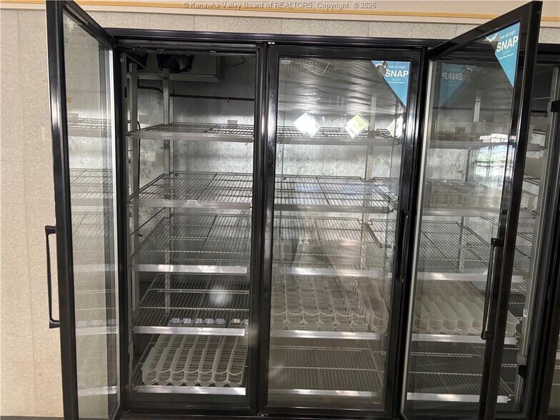 More Photos Of 173 Main St, Clay Drugstore For Lease