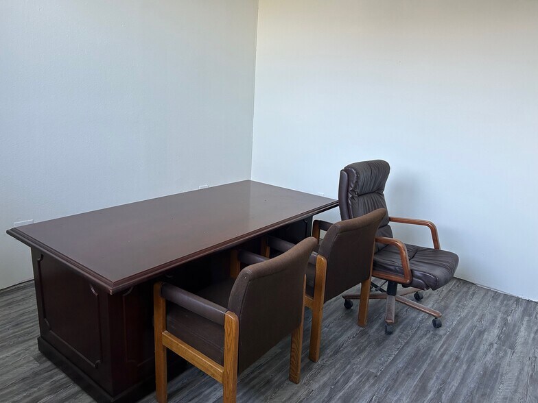 More Photos Of 116 NW Columbia Ave, Lake City Office For Sale